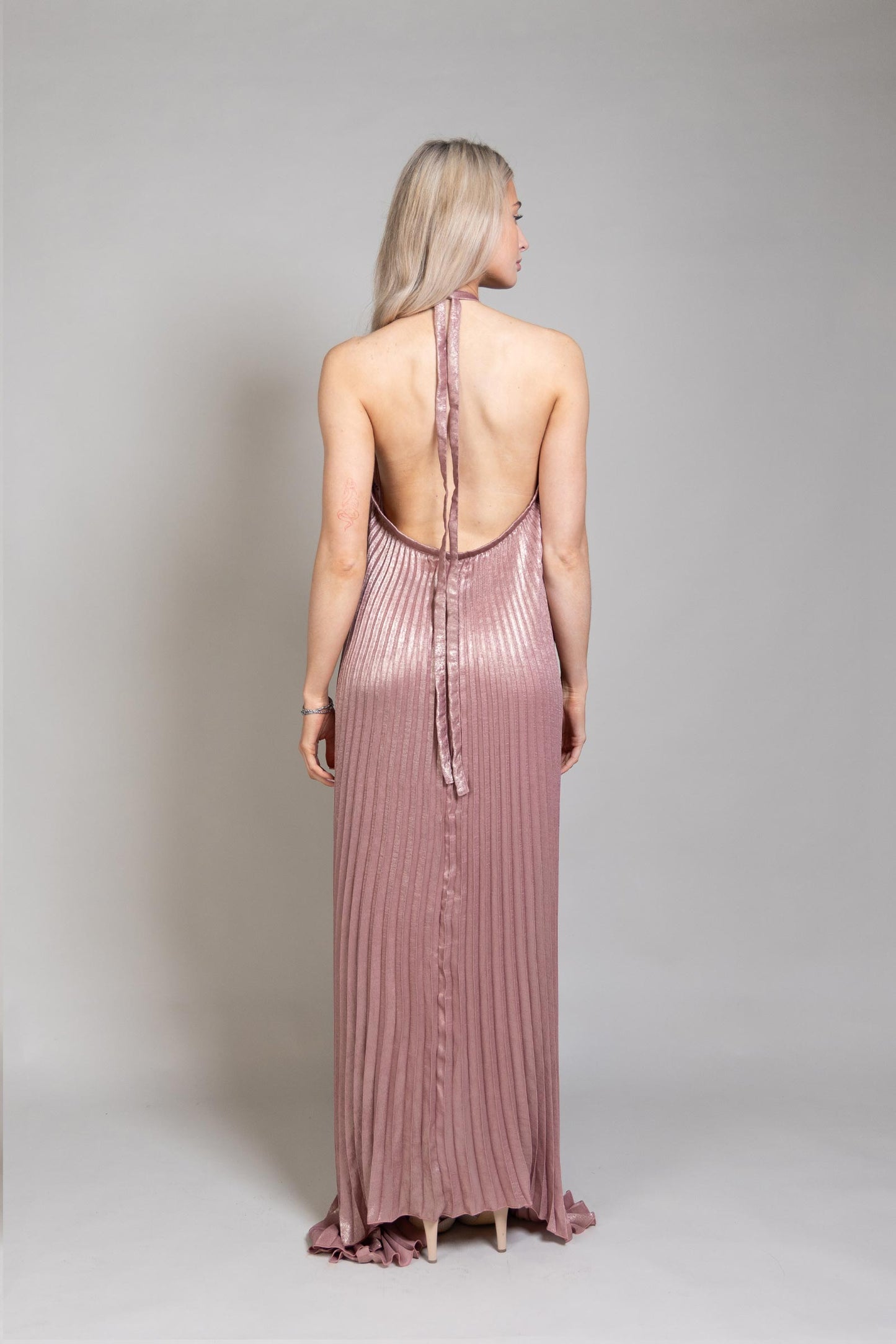 L'IDEE – Deesse Gown x Rose Quartz Shimmer